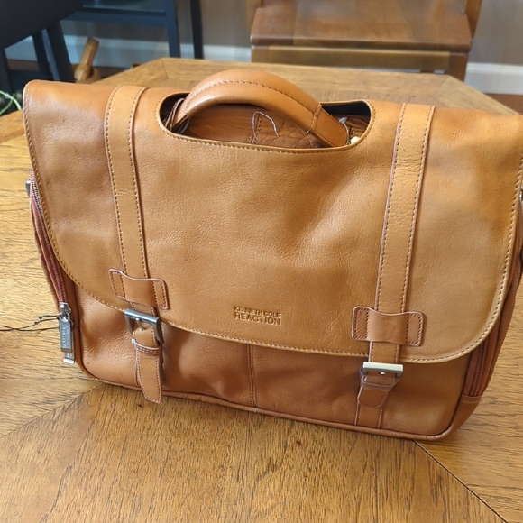 Kenneth Cole Reaction Brown Cognac Leather Messenger Bag - Picture 10 of 11